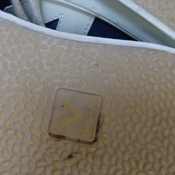 VEJA SHOES - Picture 9 of 11